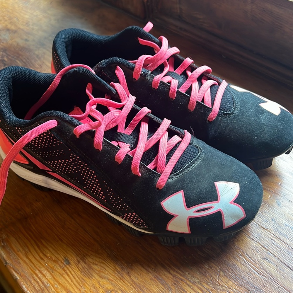 Under Armour girls softball cleats size US 3.5Y.
